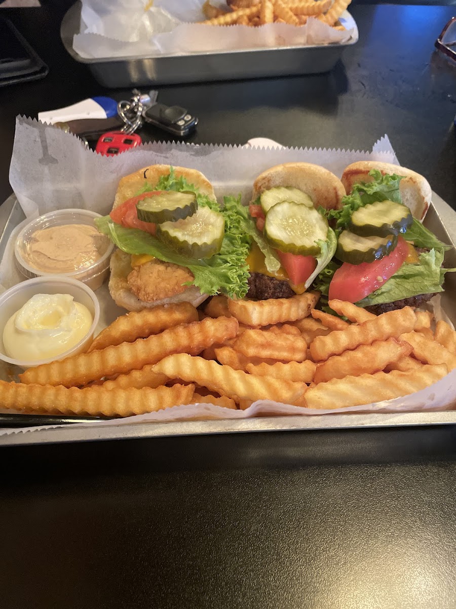 Lisa's Brick House Bar & Grill